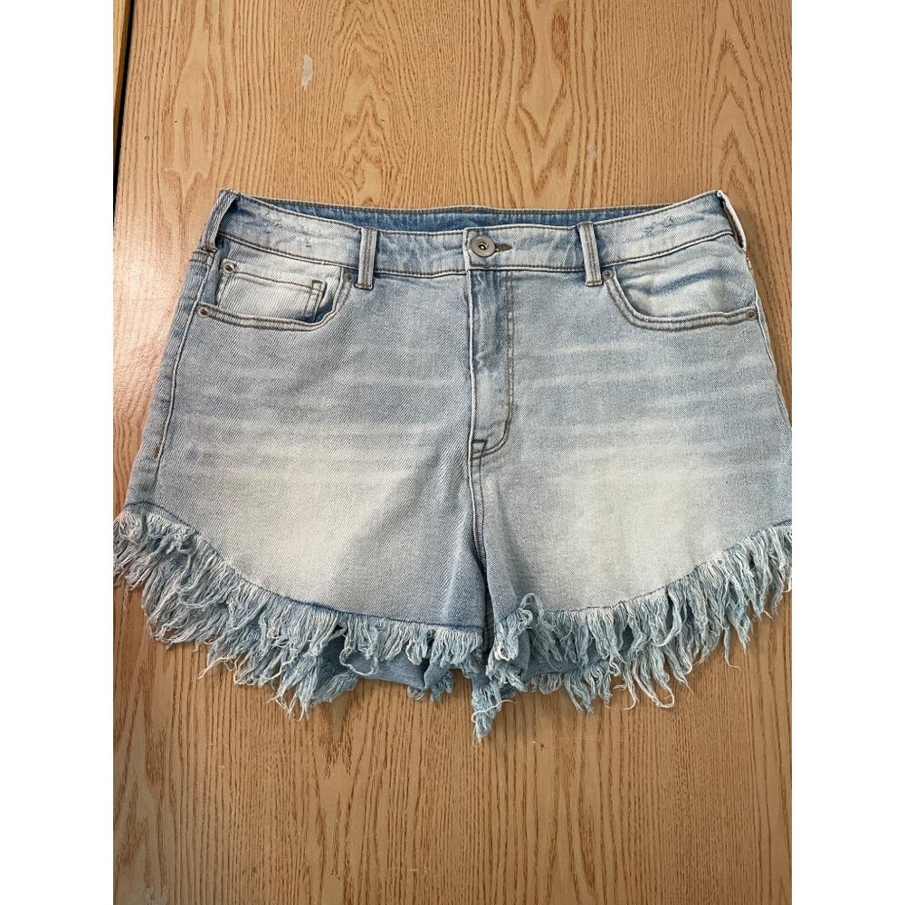 New Women’s INC Denim Cut Off Stretchy Jean Shorts Size 12/31